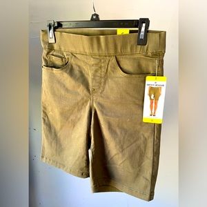 🍄 NWT DKNY Jeans Women's Comfort Stretch Pull-On Bermuda Short Small Mid Length